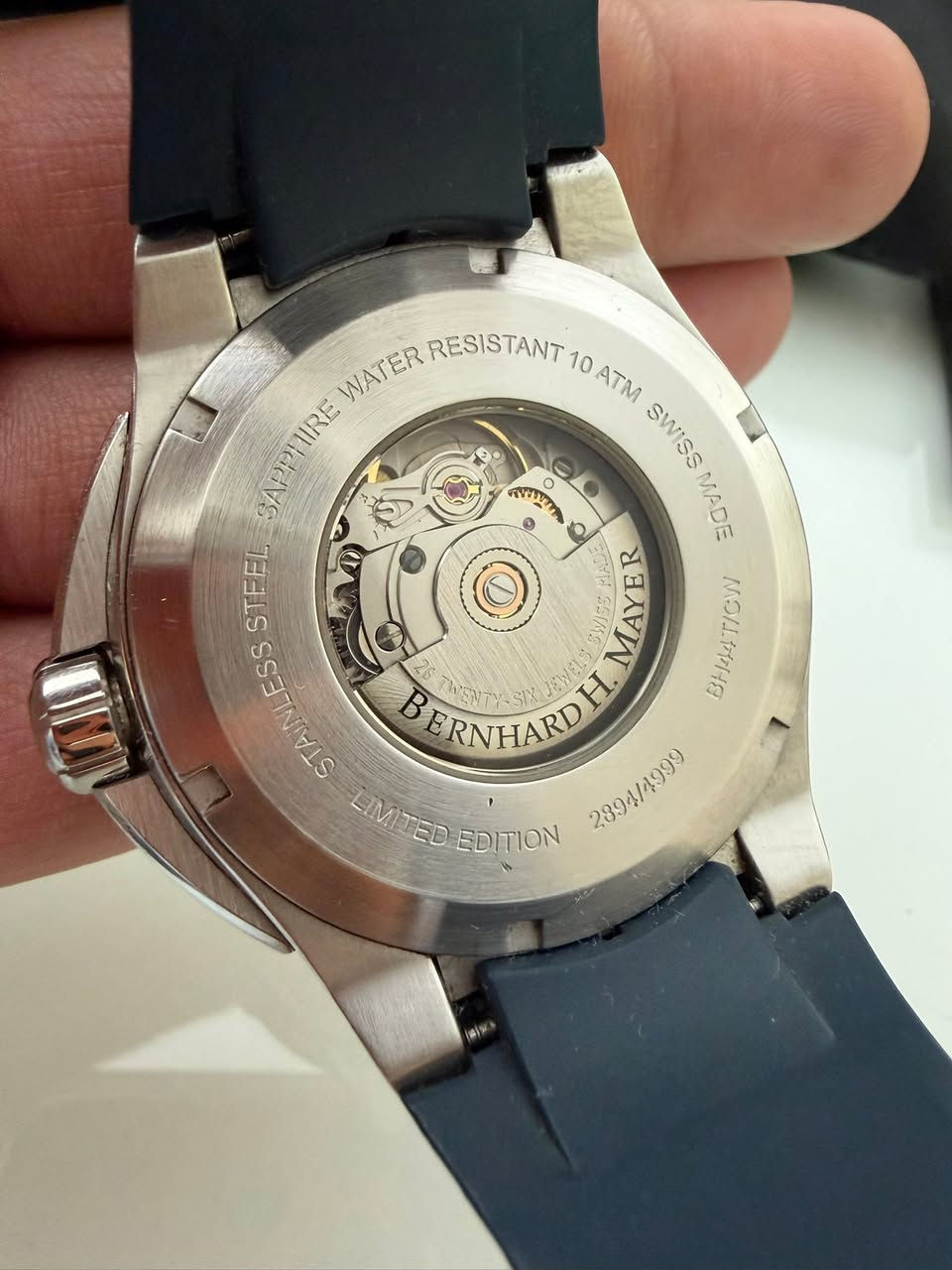 ساعه سويسريه اصليه 100% نوع Bernhard H. Mayer Chronograph موديل 2025 حالتها شبه جديده  مينا لون اسود بازل لون ازرق ستوب واتش كرونوجراف بازل دوار سيراميك ماكنه اوتوماتيك كشف  زجاج زفير مقاوم للخدش قفل بحري بوك  فراشه قطر 44 كستك ربر مع كامل المرفقات السعر المطلوب 375 دينار اردني للتواصل على الخاص او على الرقم 0785261118


**إذا كنت صاحب هذا الإعلان وتريد حذفه لأي سبب، رجاءا أرسل رسالة إلى الدعم الفني**