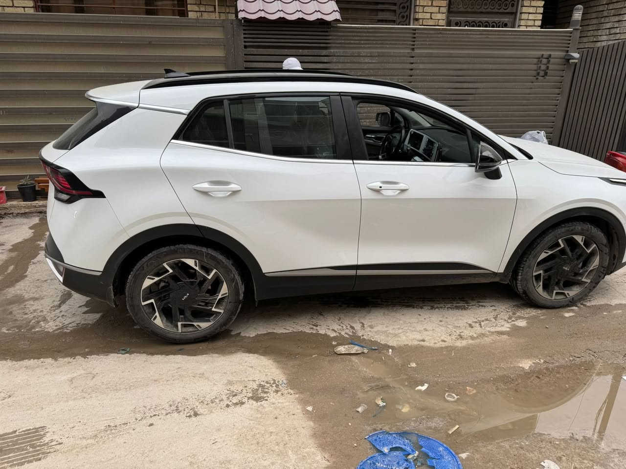 سلام عليكم 
مر خصت مدير الكروب 

سبورتج موديل ٢٠٢٥ فول 

ماشية ٣ الاف زيرو سياره ضمان الدولية 

فتحت سقف 
رادارات جانبية 
كشنات تتفئه 
استيرن هيتر 
شاشة جبيره 
كشنات كهرباء 
جنطة كهرباء 
لد امامي 
سياره فول مواصفات 
مكفولة من كلشي من بارد صبغ شخط ورصعة سياره على وضع شركة بعدهي زيرو 
بسمي سياره مكانها بغداد الدوره 
سعرها ٢٥٥ ورقة 
***********
