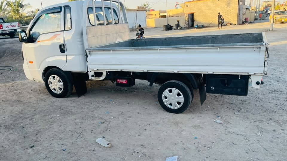 سلام عليكم ورحمة كينا بنكو موديل 19 اصل ( ادوات ادوات ادوات ) مكصوصه حوض مكينه وكير دبلو شرط فلين  حداده بلكلرتون كهربائيات كله شغاله تخم تاير بدي جديدتبريد ويه السويج سياره جديده متومه اربيل بيه حصه كاز دواخل باكيت دشبول نفخ صندوق مال عده باتري جديده تفتيح ع الريمونت سياره جاهزه اي نقص مابيهالسعر 62 وبيه قليل مجال للشراي للاتصال *********** او *********** مكان السياره بصره قظاء المدينه
