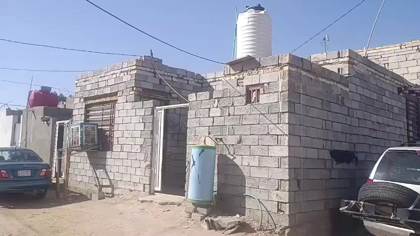 بيت للبيع شارع المعمل خلف جامع الخزاعل 
بيت جديد او مرتب السعر 20او بيه مجال 
***********
