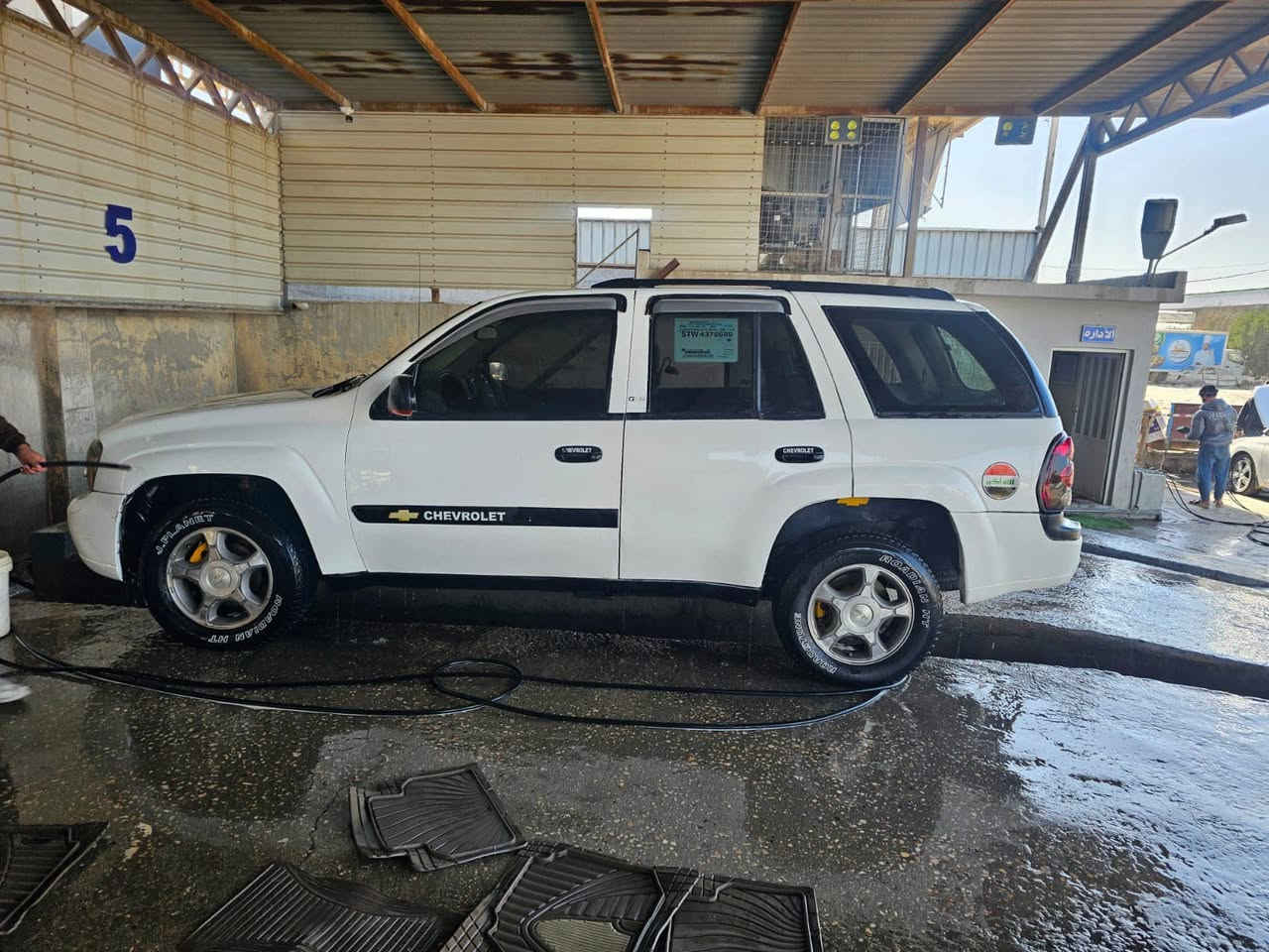 السلام عليكم 
سيارة بلايزر موديل ٢٠٠٥ مال مزادات الداخلية السيارة كدامكم  نظيفة تبريد حدادية مكفول وجديدة بالاضافة الى شاشة
 سيارة محورة محرك وكير ملكة مكان السيارة نجف
للاستفسار اكثر ***********
***********
