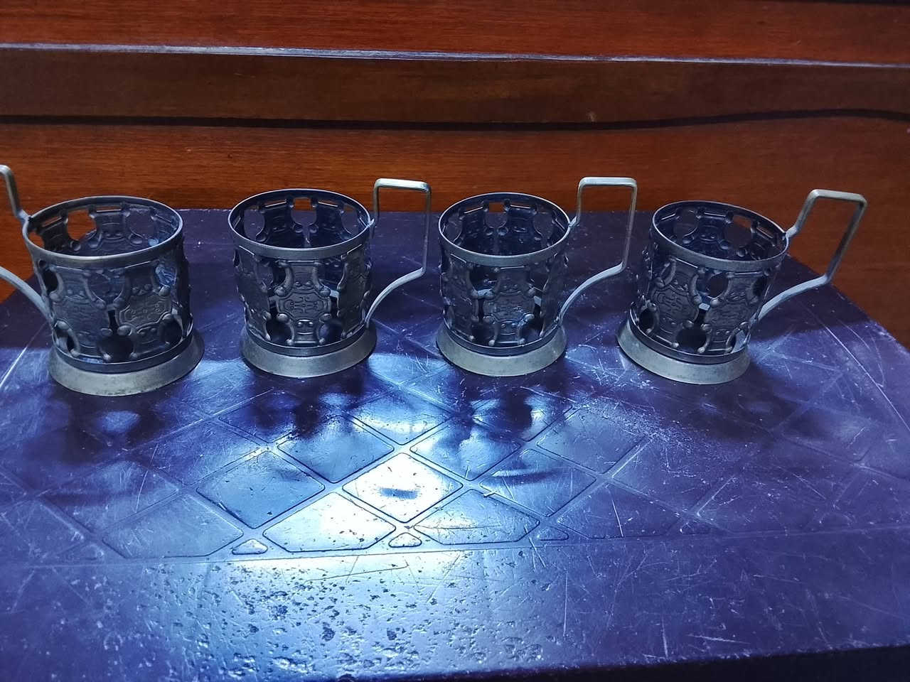 مصب نحاس،شمعدانات نحاس ثقيل على شكل دولفين ،شمعدان مفرد،حاملات كلاصات،كلاص نحاس ثقيل الوزن منقوش حفر


**إذا كنت صاحب هذا الإعلان وتريد حذفه لأي سبب، رجاءا أرسل رسالة إلى الدعم الفني**