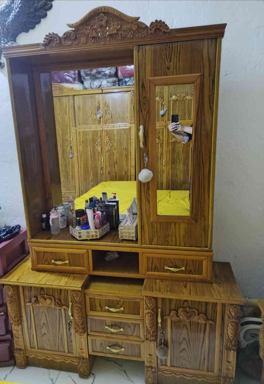 غرفه تسكام عراقي مديل مسرح صاج خشب ثقيل اريدهه مليون ونص وبيها مجال *********** مكاني القاسم جامعه خضراء
