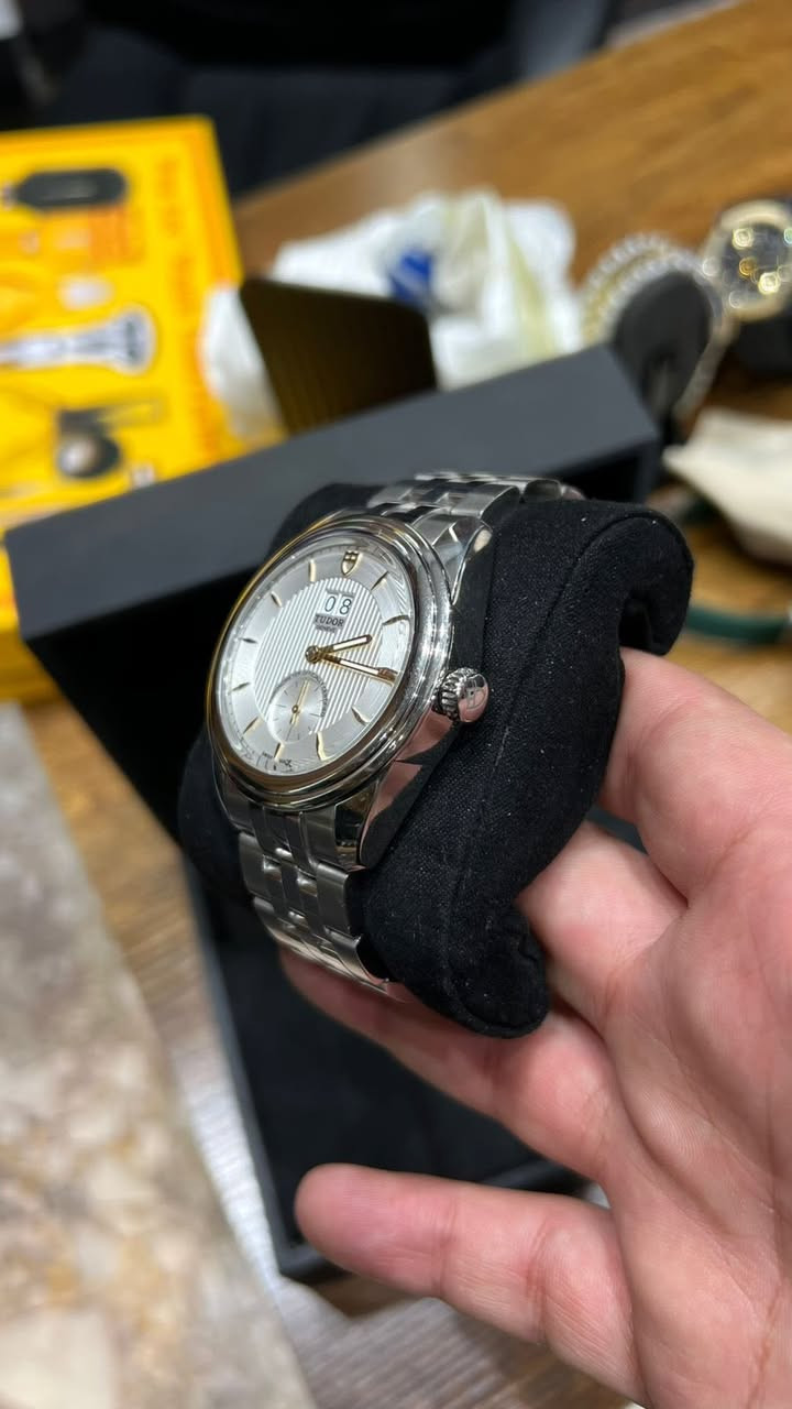 للبيع تيودور غلامور دبل ديت علبه و كارت فل لنك للتواصل 
*********** واتساب
