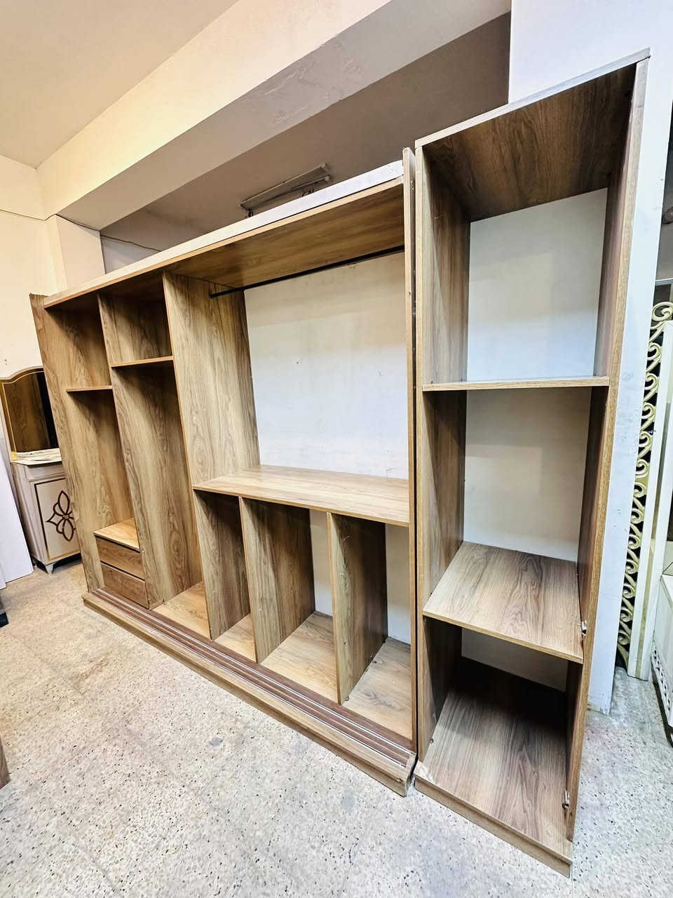 غرفة نوم تركي 🇹🇷مستخدم 
نضافه 80‎%💯
تتكون من 7 قطع 
سعره 650 الف 
توصيل وشد داخل بغداد مجاناً حجز واتساب فقط ***********
