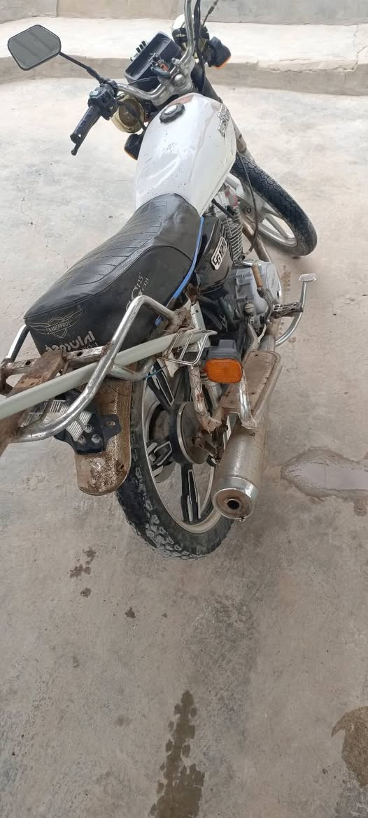 السلام عليكم موطور للبيع نضافه فول شقال كلشي شقال ماعايزو شي السعر 225وبي مجال رقم الهاتف ***********ملاحضه الدرع موجود
