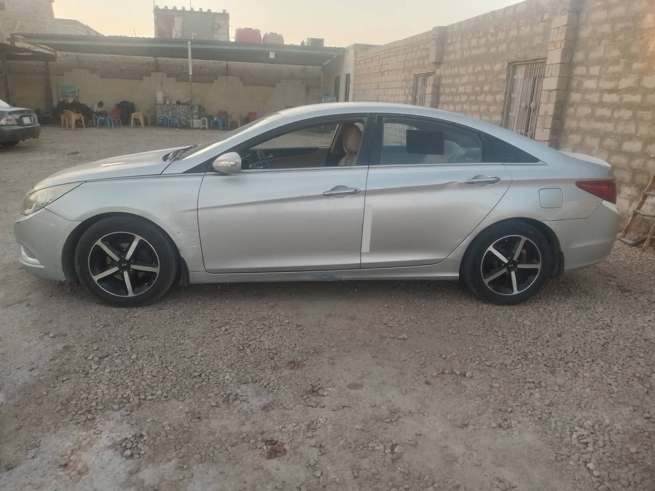 سوناته خليجي محرك 2400كير 6نمر جاهزه من كلشي مكفوله من الظربه بيها جارد بل قماره بل بنيد سعر 90بيها قليل مكانيه ديوانيه شاميه سنويه ل 27مالك بل شاميه مراوس عادي بقل ***********
