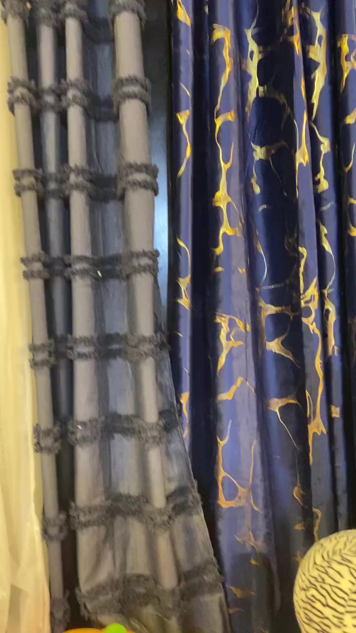 عروض العيد 
شرح داخل الفيديو 
تفليش اسعار 🔥🔥🔥🔥
العنوان الغزالية شارع البدالة مقابل مرطبات فلامنكو 
#ريلز #العراق ‎%#ترند #مفروشات #رمضان


**إذا كنت صاحب هذا الإعلان وتريد حذفه لأي سبب، رجاءا أرسل رسالة إلى الدعم الفني**