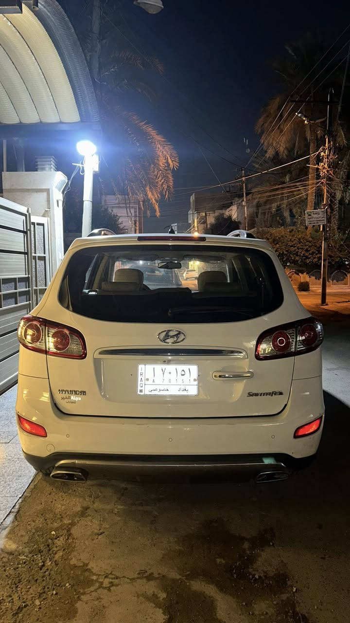 السلام عليكم

 سنتافي للبيع خليجيه 

ماشيه 88 الف حقيقي

فول مواصفات

 فتحه 

بصمه 

ومري شفط 

سبعه راكب 

3 قطع تبريد 

كأمره 

محركها 4 سلندر 

مكاني بغداد 

رقم الهاتف
***********
***********
