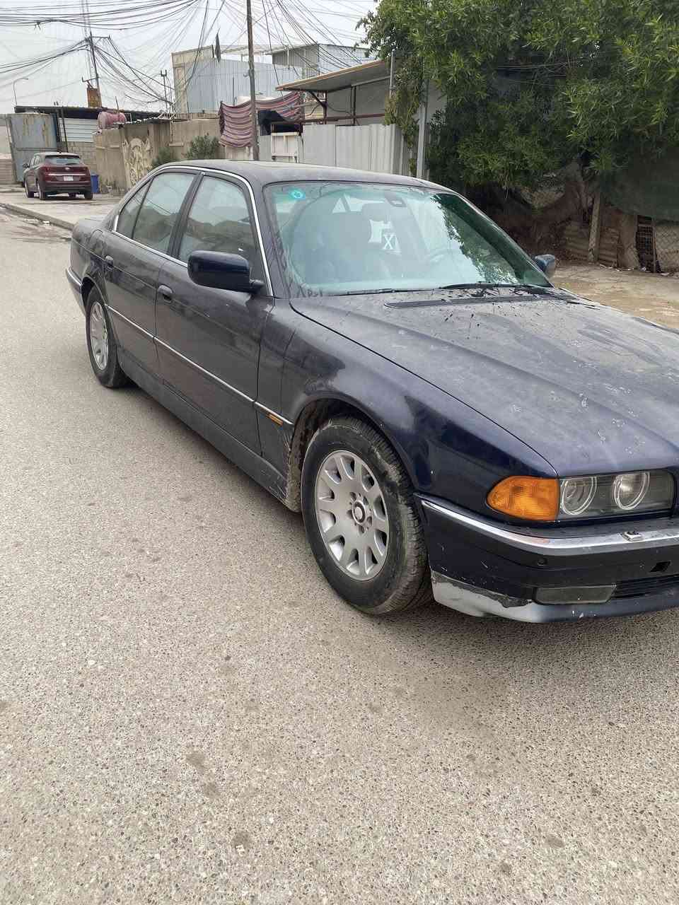 سلام عليكم بي ام  البيع مديل 96/ بلاديه مابيه  
شويه صبغ الجماليه حجم 735 بس المكينه مبدله 744/
سياره بسمي ثاني يوم احولك رقم نكليزي بغداد مكاني بغداد السعر 85 رقم الهاتف ***********
