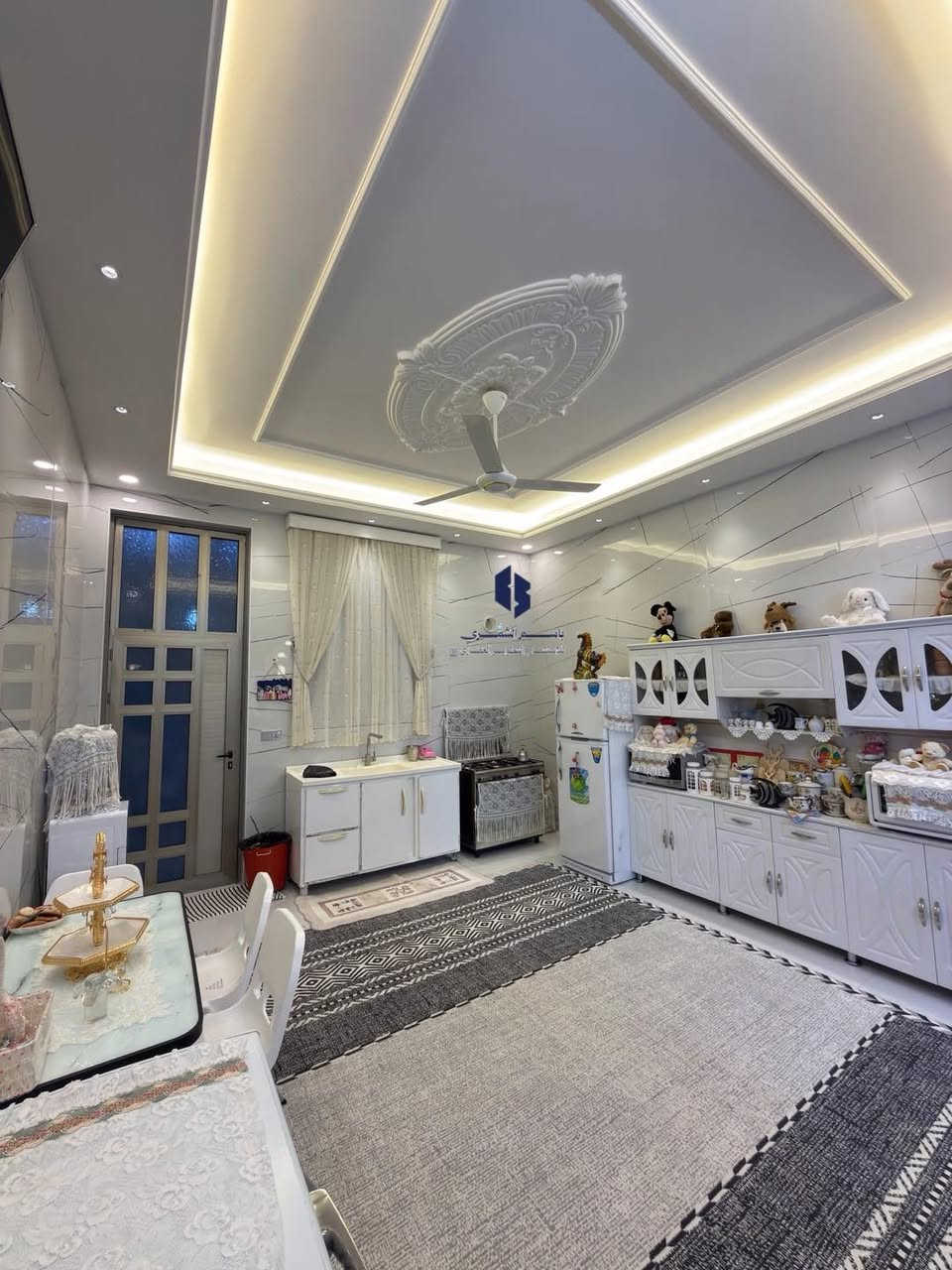 🏠دار سكن للبيع🏠
___
⭕العنوان : حي الجامعة
⭕ موقع مميز جدا 💯 
⭕قرب شارع 20 التجاري 

     علما ان الدار مطلوب: 
💢50 مليون للبلدية
💢50 مليون للصندوق الاسكان 
-----------------------------------
✨طابو صرف
✨بناء حديث  
✨طابقين 
✨كونكريت مسلح

♦️المساحة : 200 م²
♦️الواجهة: 10 متر 
--------------------------------
✨ تفاصيل البيت ✨
____
⭕غرف نوم عدد 4، صالة عدد 2، استقبال، مطبخ ، مجمع صحي،الارضية مرمر 
____
                          المراجعة 
     ♦️♦️♦️مجموعة باسم الشمري♦️♦️♦️
      ♦️♦️للاستثمار والتطوير العقاري♦️♦️
الفرع الاول/بغداد،القادسية،قرب مجمع الوزراء
الفرع الثاني/الديوانية،الجزائر ،الشارع الخدمي،مقابل تقاطع أم الخيل
الفرع الثالث/الديوانية،العروبة،شارع  المتحف
____
للأستفسار الاتصال على📲
قسم المبيعات 📠
***********📱
***********📱

📲 حمّل تطبيق باسم الشمّري العقاري الآن من Google Play:
👉 [https://play.google.com/store/apps/details?id=com.basemShamry.app](https://play.google.com/store/apps/details?id=com.basemShamry.app)
🍏 قريبًا على App Store
