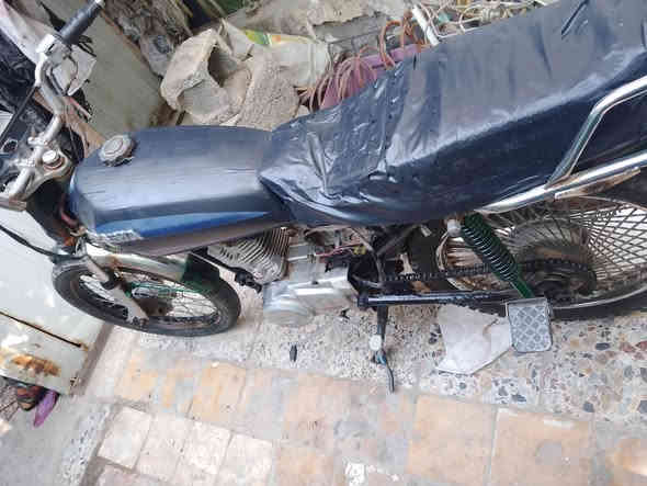 سلام عليكم دراجه ايراني نضيفه للبيع اوراق اصولي شاصي تايكر مديل 17ولمكينه ارشه مديل 22،نضيفه مكان بغداد الحميديه سعره 170وبيه مجال رقمي ‏‪0770 276 9641‬‏
