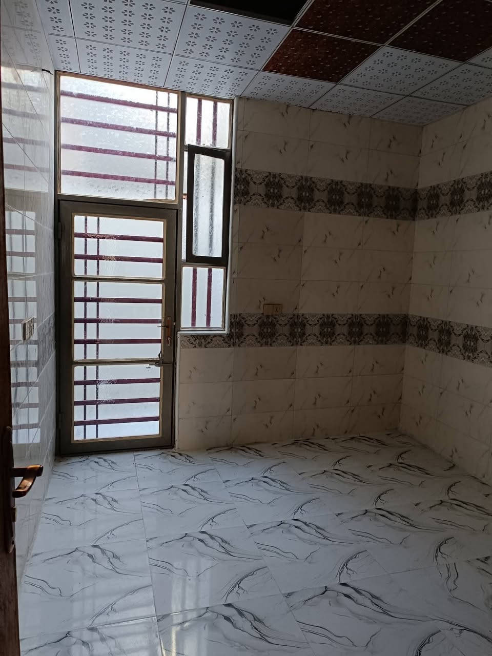 دار للبيع كربلاء  مجمع سيد اسماعيل بناء درجة اولى جديد هسه طالع منه الخلفه سند ٢٥قرار محكمة خدمات كامله ماي مجاري كهرباء تبليط للباب
المساحه ٥٠متر طابق واحد السعر ٤١ مليون غرفه وصاله واستقبال ومطبخ وصحيات وطارمه 

للحجز والاستفسار مراسلتنا على واتساب 

***********

***********
