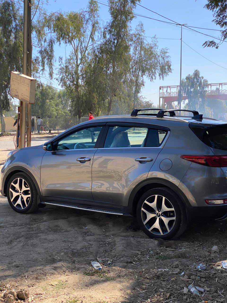 السلام عليكم للبيع سبورتج موديل 2017السياره فول مواصفات vipالسياره جاهزه كير ومحرك كفاله تخم تاير جديد حداديه جديده وارد امريكي حاث باب وجاملغ فقط بدون دواخل  شواص كفاله لغود كفاله  محرك 2000تيربو
السعر 130وبيها مجال 
اللاستفسار ***********
مواصفات السياره 
بانوراما سلايت 
تحكم استيرن جهتين 
شاشه كبيره 
حساسات أمامية وخلفية+كامره خلفيه
ماشيه 77ميل 
رادارت جانبيه 
اشاير بل مري 
كشنات كهربائيه+تدفئه تبريد 
2قطع تبريد 
استيرن تدفئه+شفتات
3انصمه قياده 
جنطه كهربائيه 
بيع فقط بدون مراوس وما تراهم قسط ☝️☝️☝️
رقم الشاصي  KNDPR3A60H7173786
