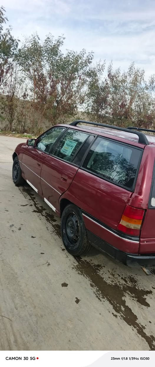 سلام عليكم اوبل استره موديل 92السياره  محرك 16. بسمي ثاني يوم تحويل. مكاني موصل الايمن. ***********
