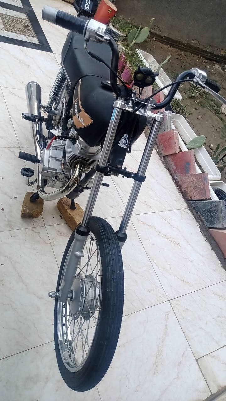 سلام عليكم دراجه للبيع شاصي 15تعمير 24اوراق محرك ما مفتوح بس بيه خيط بخار أول ما تشتغل فقط دراجه متروكه سعر خاص وبخدمت لشراي مكان ناصريه مركز


**إذا كنت صاحب هذا الإعلان وتريد حذفه لأي سبب، رجاءا أرسل رسالة إلى الدعم الفني**