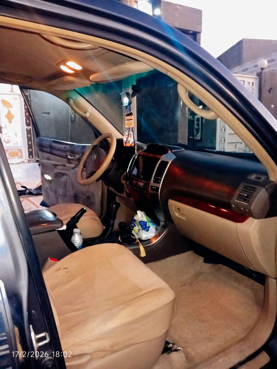 برادو 2007 رقم بغداد الجديد سنويه باسمي لغاية 2030 ستة سلندر مكينه كير اكسل مكفولات فور ويل دبل تانكي مكفوله من التبديل بيها رشات صبغ اثر جراد بيها طخة بخشم الجاملغ الامامي الأيسر مصلح نفسه بدون تبديل الباقي كفاله تخم تاير تايلندي صار شهرين شادينه والباقي كفاله سعر 160 وبيها مجال ت ***********
