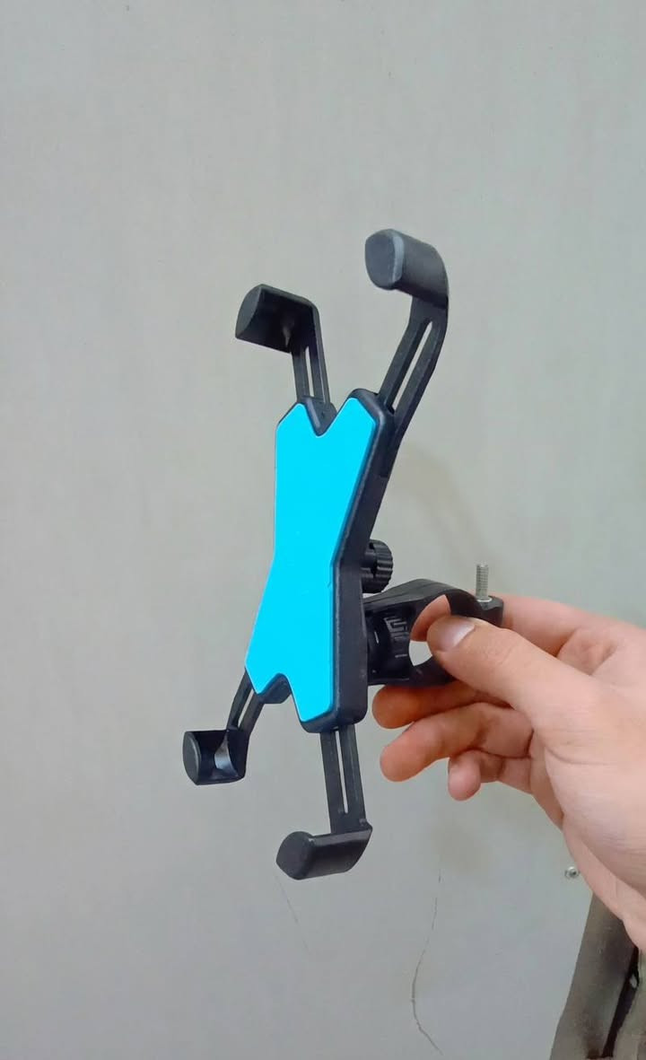 تجهيز سايق دلفري
صندوق دلفري نظيف بحالة ممتازة واستخدام قليل جداً.

​سوباية  خاصة بالصندوق مخصصة لثباته 

​ستاند موبايل  ينشد على اليدة، يتحكم بحجمه حسب قياس جهازك.

​السعر 25 ألف فقط، العنوان الديوانية ويوجد خدمة توصيل مجانية 💸
التواصل خاص او ***********
