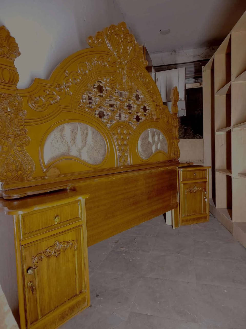 غرفة اخشاب صاج ٤ابواب كل باب وحده الظهر جرجوبة الارتفاع مترين و٢٠ والعرض مترين ونص السعر ٥٠٠ مكاني بغداد الشعلة هاتف *********** وبيه واتساب موجود توصيل بكروة بغداد فقط بغداد, العراق
