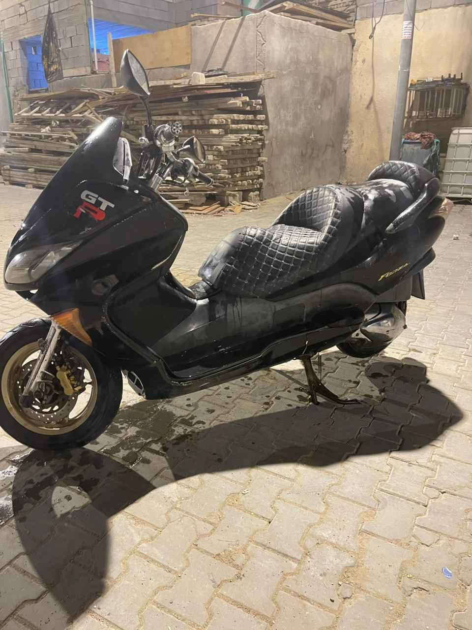فورزه 09 مكينه حلوه مرتبه لحد يكلي شنو بيها مابيها ماعرف بيهن كهربائيات كله شغال كيج بانزين كيج سرعه رون كله شغال بريكات انامي وخلفي سعر 400 وبيها مجال اطلب واحد فلوس وخذتها عنواني البصره رقمي *********** البصرة, العراق
