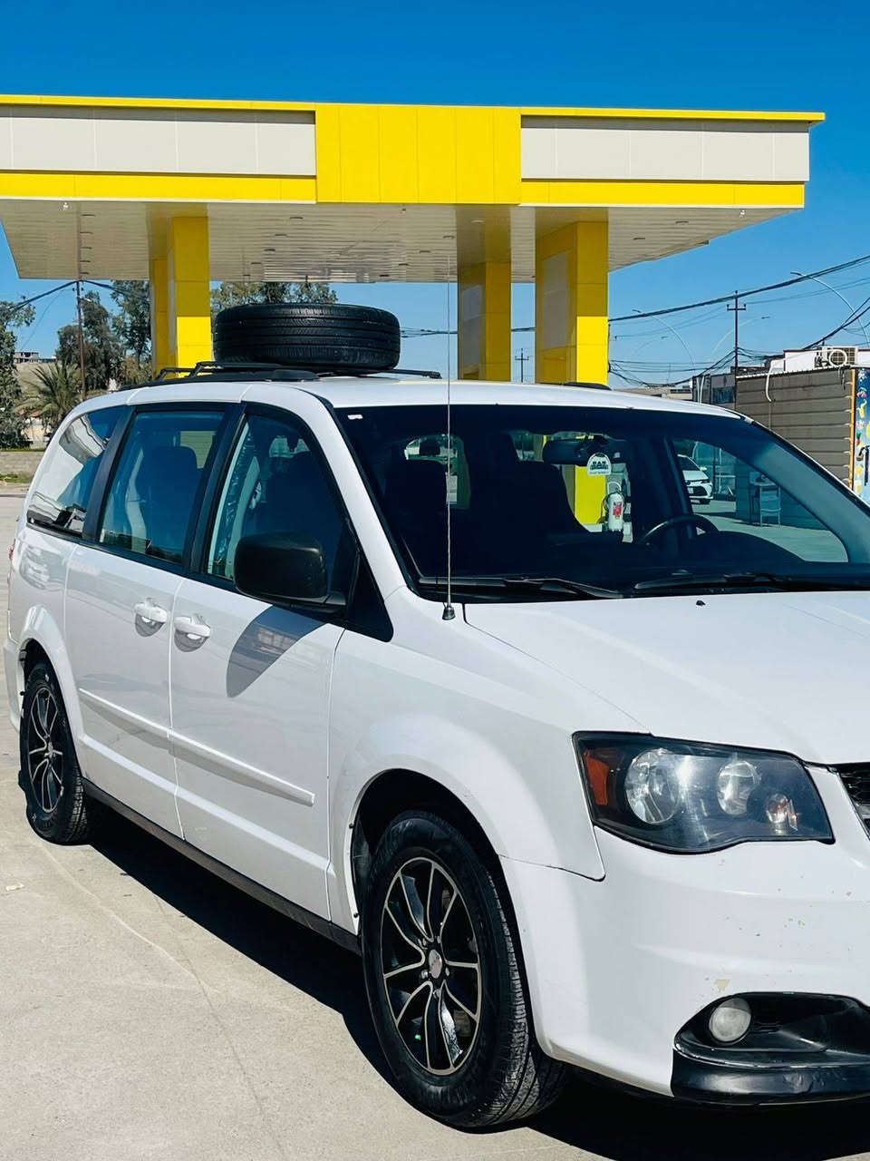 بسم الله مكلف بالنشر  *********** واتساب 
دوج كرفان 2017 وارد أمريكي رقم دهوك 
سونار موجودة داخل الصور  
ملاحضة الكير ما مظبوط والباقي بشرط
الشراي يتصل  *********** واتساب 
مكان السيارة أربيل خبات أربيل, العراق
