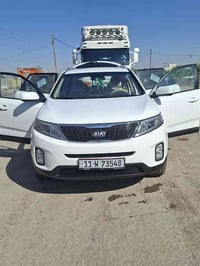 كيا سورنتو موديل2015 (خـليـجي) السيارة مخزنه مخزنة جديدة ما تصرف عليهة...
