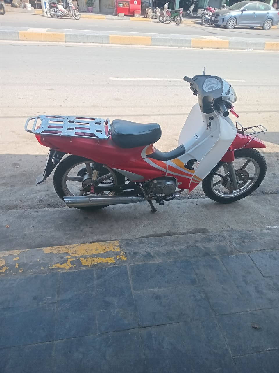 سلام عليكم سرفيز للبيع كامل مكمل نكره سلف وهندر شغال 
السعر 700 وبي مجال قليل وشراي يتصل عل رقم ***********
