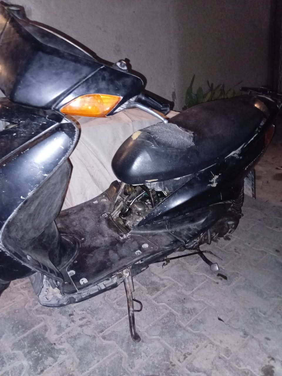 سكنس ١١٠ تجفيت جديد. بيها بس سلف بدون هندر ما شادلها اطيك وياها غراض الها صالنصه وجم شغله من عده البيها الدراجة ماتشتغل بيها عطل ومالي خلق اصلحها السعر ٢٠٠ وبيها مجال قليل

 0787 691 2554
