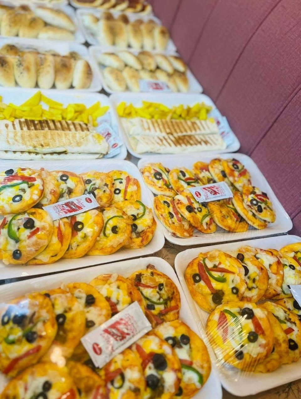 سلام عليكم 

تتوفر وجبات فطور  بشكل يومي بدون حجز مسبوق

الحجز خاص او الاتصال ***********

وتوجد خدمه توصيل داخل
