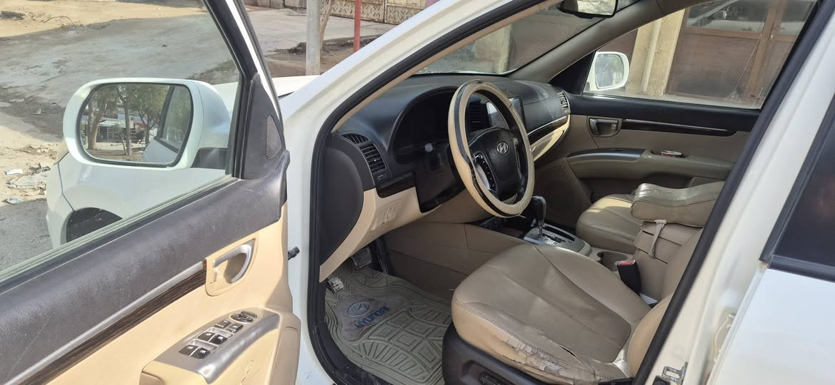 السلام عليكم ورحمه الله وبركاته 
سنتافي للبيع مكفوله سيارة نظيفه رقم بغداد تحويل ثاني يوم السعر ١٦٨ وبي مجال والشراي يتصل بيه مجال للطيبين 
***********
السيارة فول مواصفات
