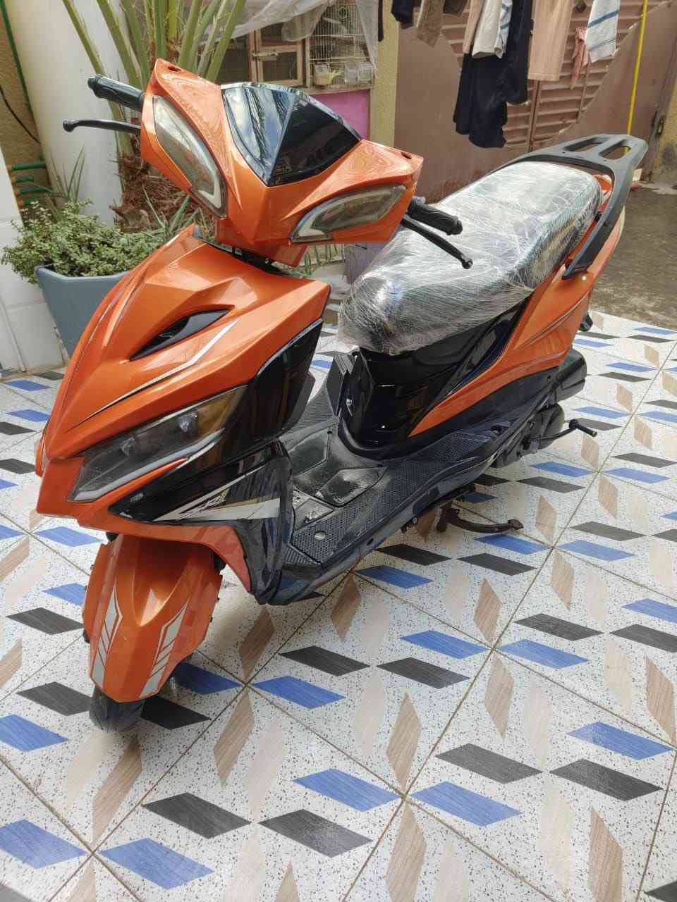 السلام عليكم 
دراجة جامبو دراجة نضيفه مناقصه شي 
العنوان: ابي غرق / قرب المعهد التقني.
سعر 300 الف 
رقم الهاتف ***********
