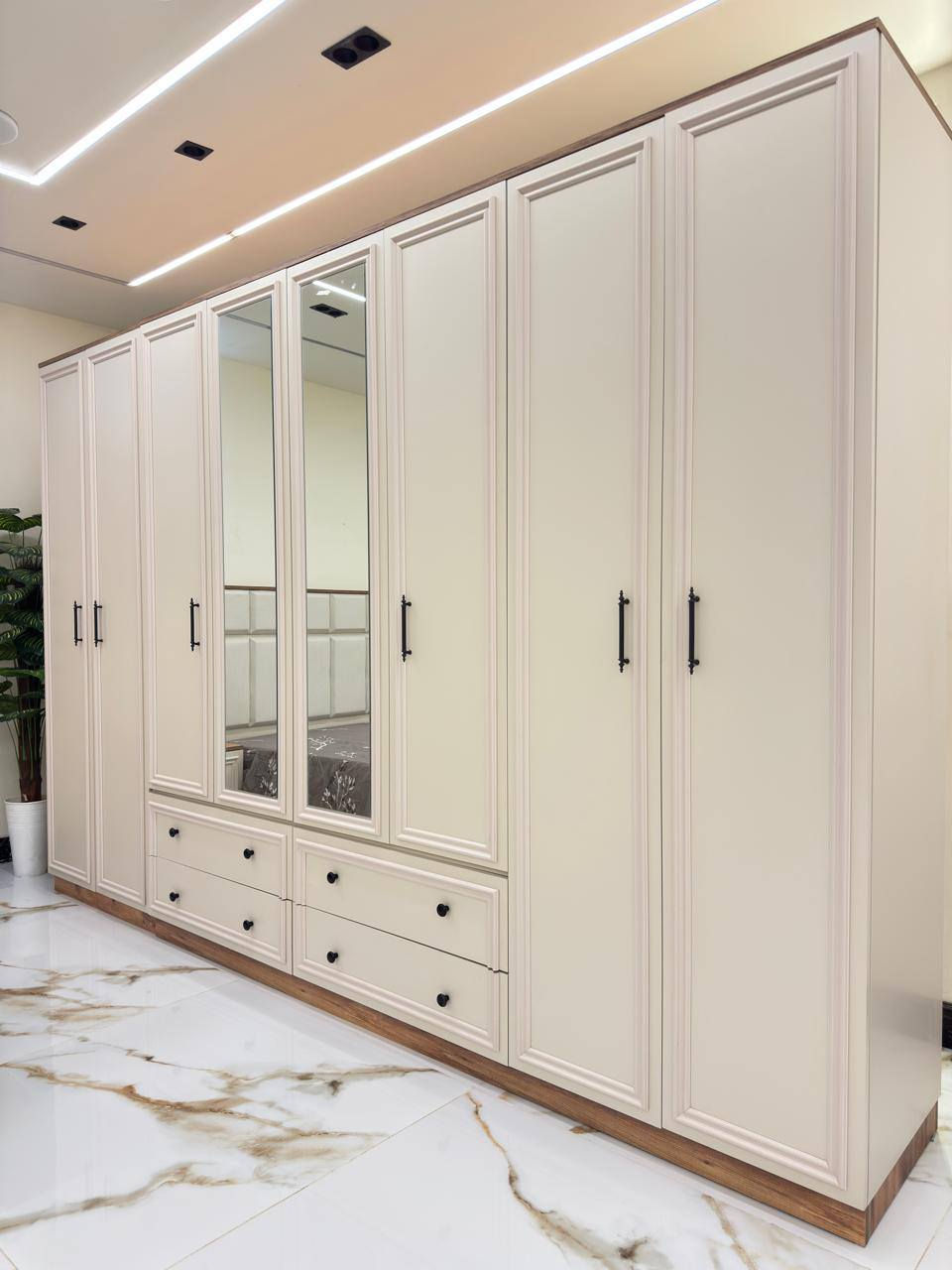 *موديل          كانتري          الجديد*
🎁🎁         *سعر مليون  35 الف*                 
7 قطع           كنتور  مع الملحق *3* متر
🎁 السرير مخزن  🪡🪡
🎁 إناره بالكومديات 
🎁 شغل ممتاز 
🎁 الميز تواليت ضخم 
🎁 مجرات بالكنتور
🥇🥇 ✨✨      *المعمل الأصلي*


**إذا كنت صاحب هذا الإعلان وتريد حذفه لأي سبب، رجاءا أرسل رسالة إلى الدعم الفني**