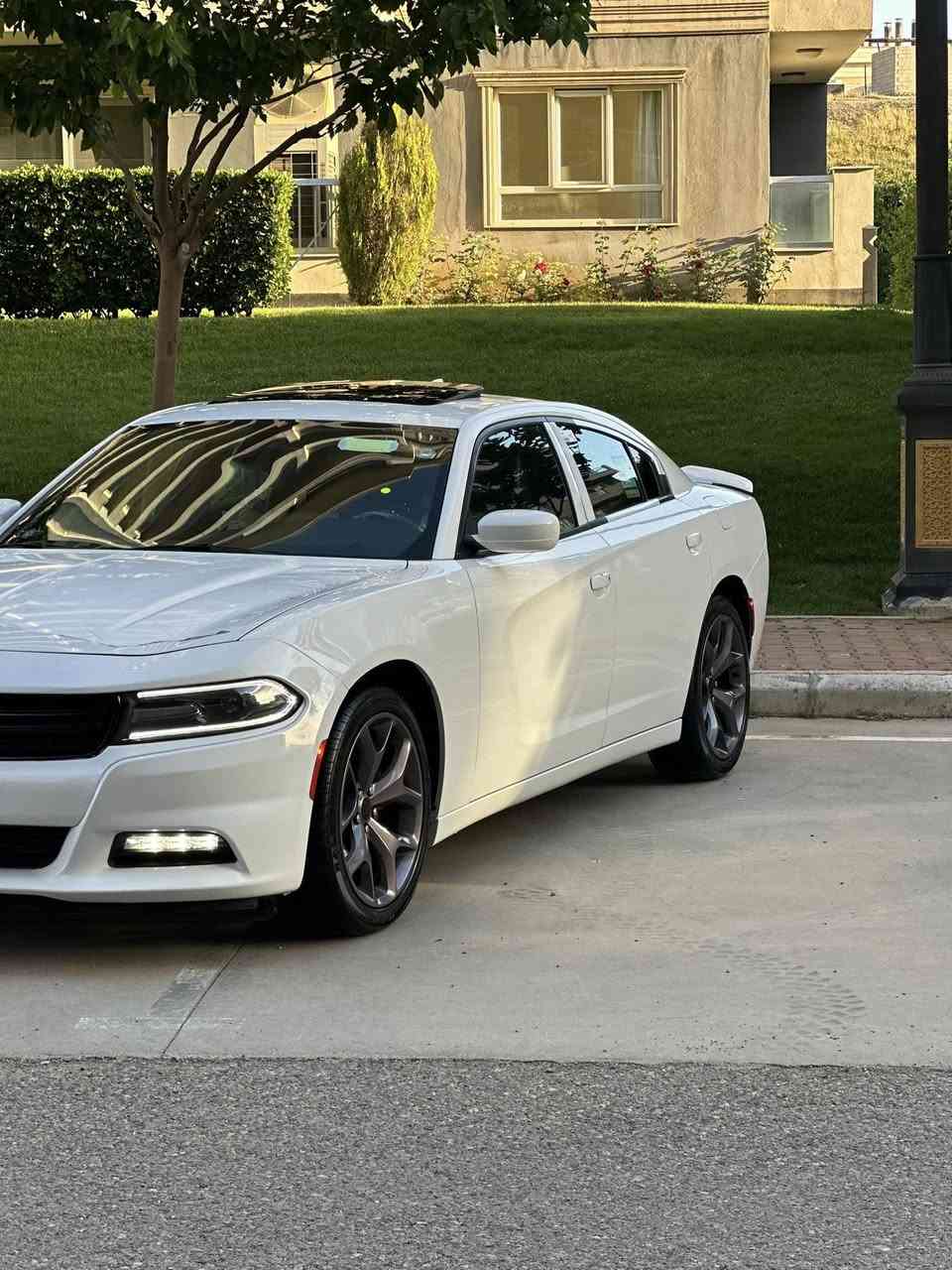 سلام عليكم دوج جارجر موديل 2018 sxt plas سياره فول مواصفات سياره شركه هارلم مكفول كفاله عامه كلين تايتل  شركه هارلم رقم هاتف ☎️ 
***********
مواصفات السياره sxt plas
شاشه كبيره 
تشغيل عن بعد شفتات استيرن 
كشنات خزن ميموري 
مع استيرن خزن
كشنات تتفيه بريد 
كشنات امامي كهرباي
كشنات خلفي تتفيه 
داخل ابيضvip 
فتحه سلايت روف
استيرن تتفيه
كامره خلفي دواره 
رادار جانبي
نقطه عميا
ترحيب
سياره ماشيه 68
مرايه قلاب مع رجوع
يعني فول مواصفات كلين تايتل اربع تايرات جديدتبريد  ثلج 🧊 صدر امامي خلفي جديد  رقم هزه سنويه كله جديد بسمي شرط تحويل مكان سياره سليمانيه 
رقم هاتف ☎️ ***********
