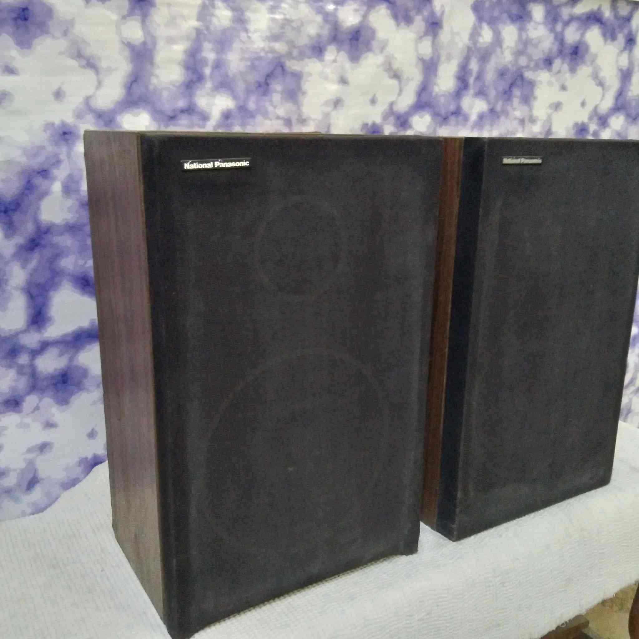 سماعات ماركة National Panasonic 
صناعة يابانية اصلية
صوت صافي ونقي  
السعر 65 الف
*********** واتس اب
