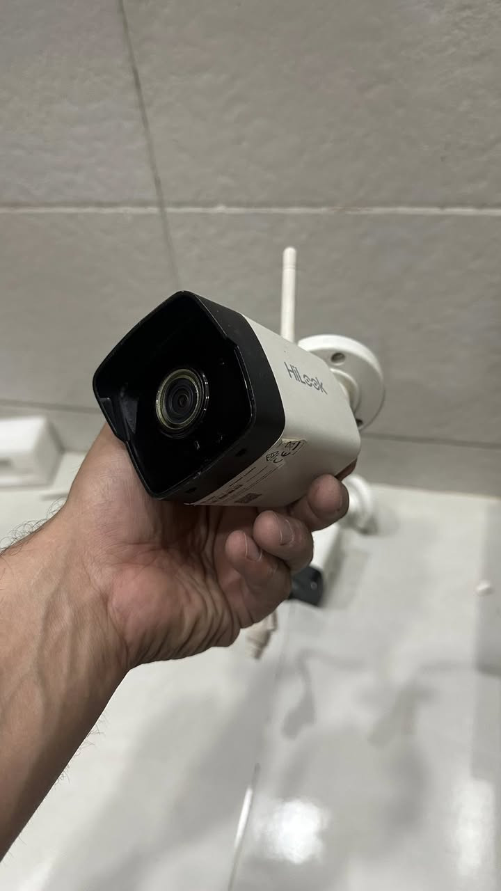 للبيع كامرات اي بي وايرلس هايلوك اصلي ٢ ميكابكسل 
تكدر تربطهن وايرلس وتكدر تربطلهن poeswitch وتشتغل اي بي عادي 
مشتغلات قليل كلش 
السعر ١٥٠ الف 
وشاشة ٣٢ نظيفه سعر الشاشه ٧٥ الف 
يوجد توصيل 
ومكاني بغداد الدورة تريد تجي تشوفهن وتفحصهن قبل لاتاخذهن


**إذا كنت صاحب هذا الإعلان وتريد حذفه لأي سبب، رجاءا أرسل رسالة إلى الدعم الفني**