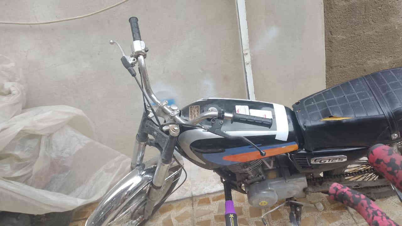 سلام عليكم دراجه للبيع مول 21 شلعه فول صالنصه تايكر سعره 300 وبيه مجال للطيبين كركوك حي نصر *********** فقط واتساب يشتغل والخاص مفتوح 24 ساعه
