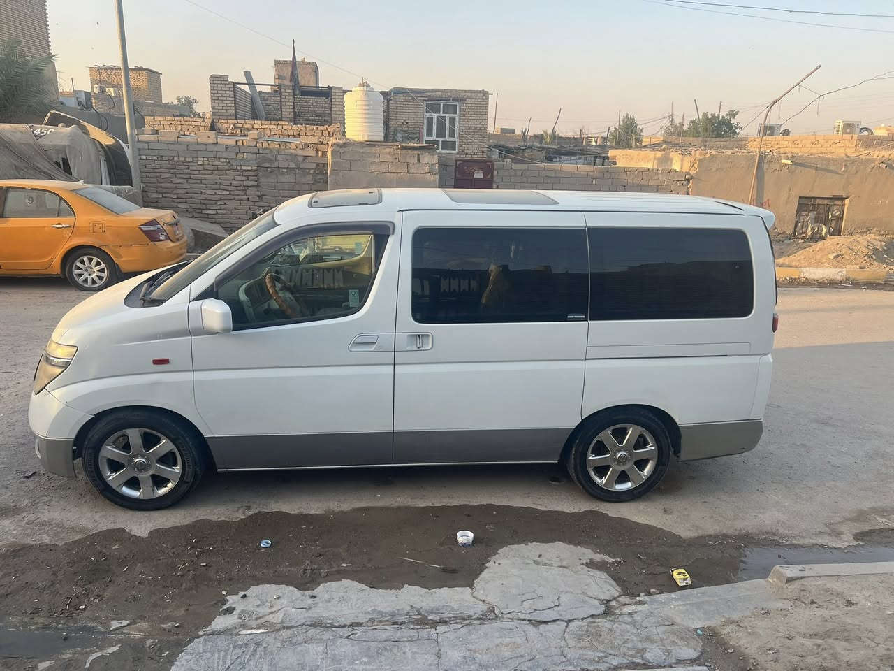 السلام عليكم أعيد النشر بسبب الوعود الكاذبه 
نيسان جراند موديل 14كفاله 
عامه فول موصفات 
 بيها نواقص جدا بسيطه الله شاهد ومشتريها 
$75 عندي ضرف ولأن عارضها 30ورقه الي تفيده يتصل عليه 
مكاني ناصريه مركز ***********
