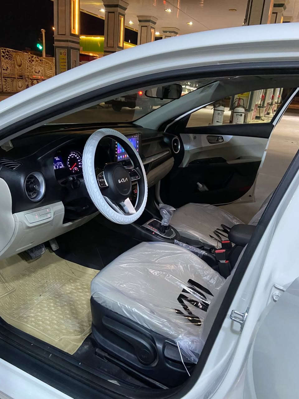 السلام عليكم

كيا سيراتو خليجي الشركة الدولية ام الضمان 

الموديل 2024
السيارة ماشية 58
محرك 2000
السيارة فول مواصفات 
فتحة سقف
مري شفط
لايت LED 
اشاير مري 
حساسات خلفيه 
انارة داخلية هالوجين 
شادلها سستم شاشات كامل عدد 3 تشغل كل البرامج وتشغل يوتيوب 

رقم بغداد باسمي تحويل ثاني يوم 
السيارة نظيفة جدا استخدام شخصي
السيارة كفالة عامه بدون قطرة صبغ  صار بيها تصليح جدا بسيط بالدعامية الامامية 

السعر 188 وبيها مجال بسيط 
مكان السيارة الناصرية مركز 
للاستفسار 
‭***********
