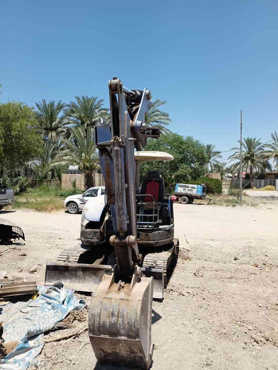 اسلام عليكم حفاره للبيع جديده لمكينه اشتغلت شهر او ضلت لمكينه شغاله خير من لله ارقام او سنوويه الماني سنوتيه لل 27
لمكينه خيرمن لله عوزه غسل زناجيل محرك لا تنقيص لا تبخير 
ما مفتوح بيه برغي ***********////*********** موجود وتساب اتصل او بيك خير ودلل
