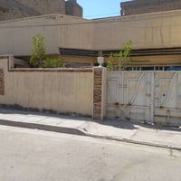 الدار للبيع مساحه ١٢٥ م مربع ١٠ ×12ونص طابق واحد الكفائات خلف العياده ...