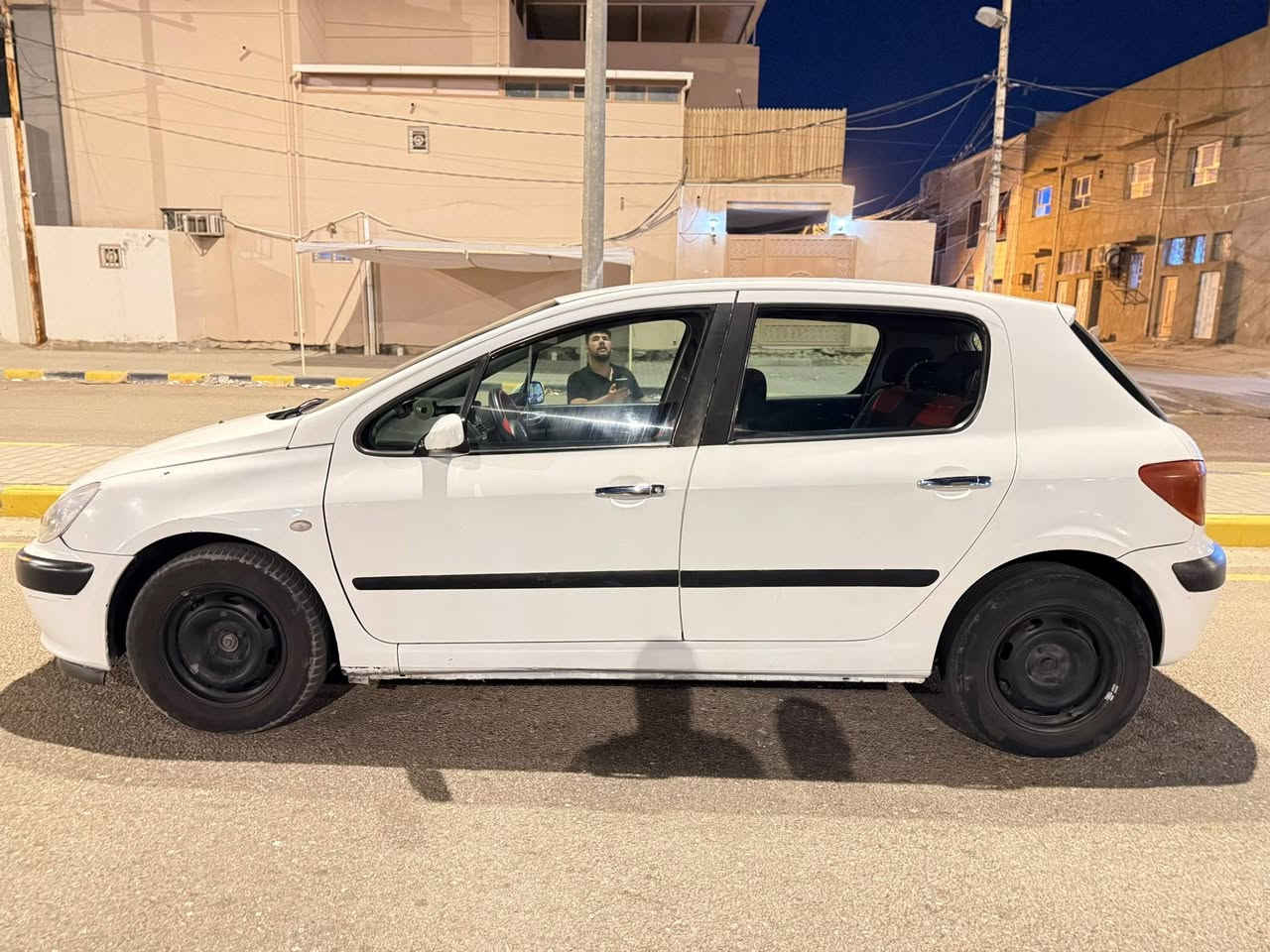 بيجو فرنسي 307 موديل 2005
سياره محرك كير شرط تبريد ثلج 
موقع سياره نجف رقمه بغداد مكفوله من ضربه و الخياس سعر 48 وبيه مجال 
***********
