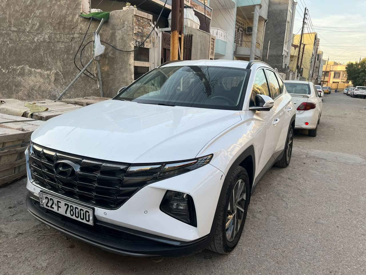 للبيع ،،،، توكسان موديل 2023 ابيض رقم شمالي ماشية 45الف
السياره جديده مال بيت  - رقمها اربيل مميز 
بيها صبغ على كد شبرين براس الجاملغ  اثر شخوط 
التواصل مع مالك السيارة  *********** 

بصمة تشغيل + ابواب • 
هاندبريك بصمة .
اوتو هولد .
مري شفط .
• تشغيل عن بعد . 
• ⁠اريل نفيكَيشن
. شاشة كبيرة ابل كار بلي
فول تحكم ستيرن (مثبت سرعة + اوامر صوتية) • شاحن وايرلس .
منافذ شحن .
تبريد قطعتين .
مود درايف (ايكو ، سبورت ، نورمال) •
كشافات -قلاب إنارة محيطية .
لايت زينون بلادي .
لد خلفي .
بردات خلفية .
كاميرا دوارة .
حساسات امامية خلفية .
كشنات كهرباء .
التحكم في المنحدرات 
مكاني السيديه او حي الجهاد 
السعر 225 وبيه مجال للشراي
