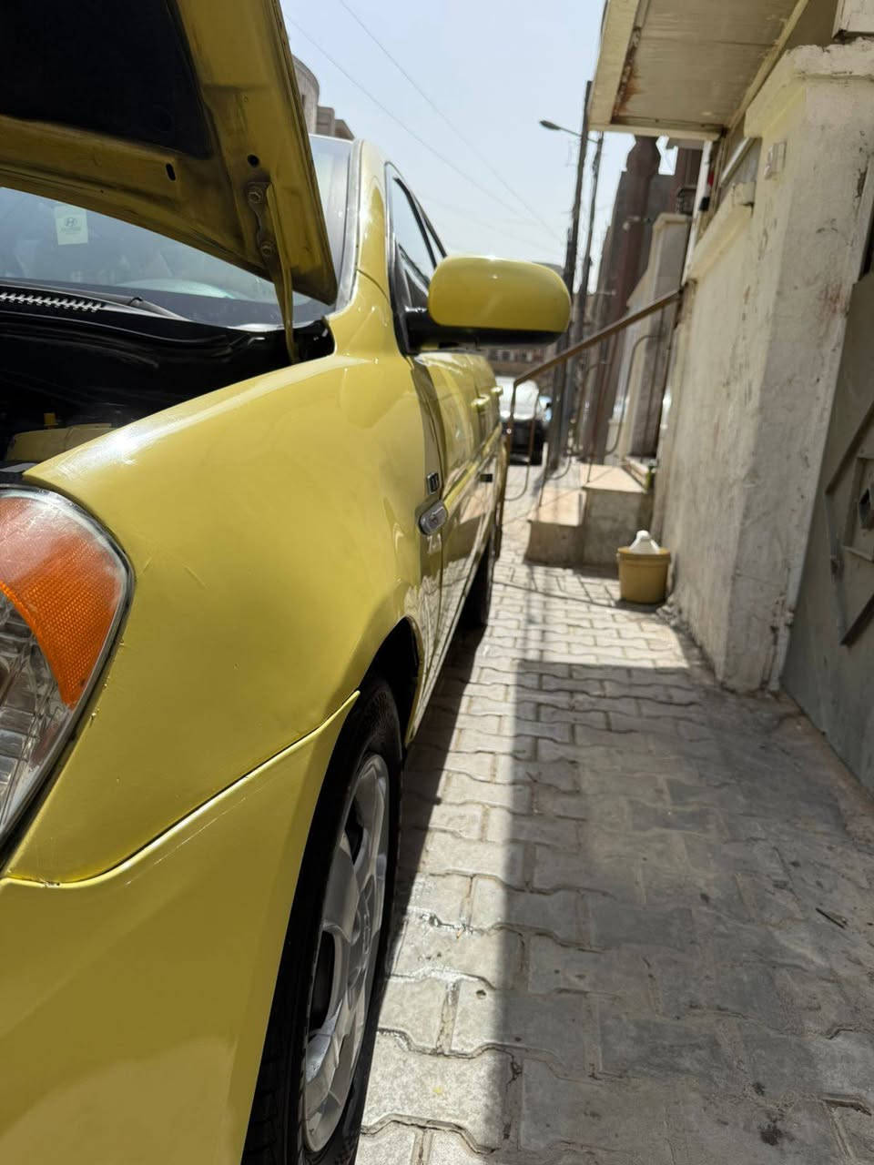 سلام عليكم اكسند موديل 2011 ليمونيه شركة عامة سياره خليجية مكينه 1600 بسمي سنويه 31 هزه جديده هيئه مصفره السعر 100 بغداد  مكلف بنشر ممتواجد على الفيس ***********
