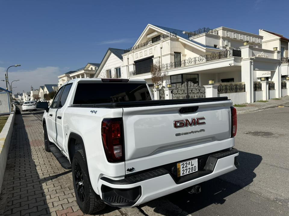 سيررا ٢٠٢٤ جاملغ سكن صبغ فقط بدون دواخل بدون ارباك
٤ سلندر ماشيه ١٦ ميل 
 
سيارة بدون مصرف جديدة 
تحويل وكاله 
٣٢٠ ورقة و مجال 
***********
