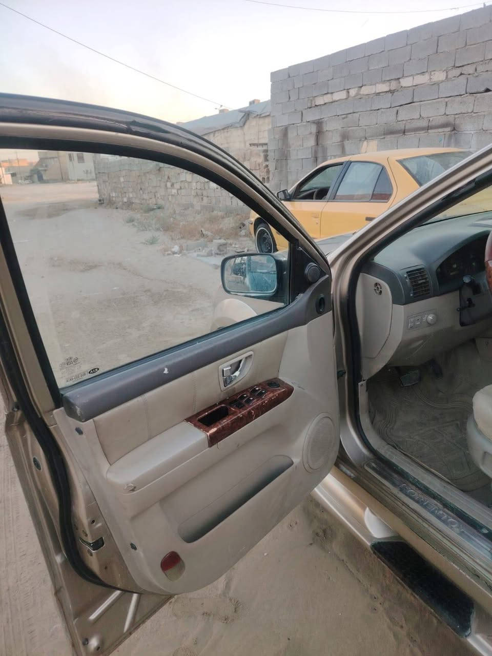 سلام عليكم سورنتو 2004 سياره نضيفه كلش مابيه ضربه بيه قطعتين صبغ ابيعلك حزام كير مكينه جدد تبريد 🥶 صدر 90% دواخل غرفه جديده تراي يخبل بيه السياره السياره بلاديه كله مكينه 6سلندر فول موصفات فتحه كشنات كهرباء رقم انكليزي جديد باسم ابنيه بدهوك شوكت ميعجبك تحول او وكاله سياره ترهم بيع او مراوس السعر 72 المكان تاجي سبع البور ***********
