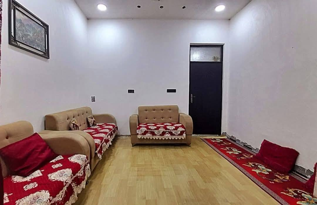 مشتمل للبيع بالخضراء
مساحته 125 مربع
الوجه 8.5 والنزال 15
سند 25 طابو زراعي
للاستفسار الاتصال على الرقم
***********
