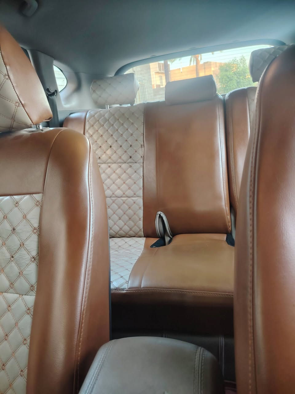 توسان هونداي خليجي موديل ٢٠١٩ رقم بغداد باسمي تحويل ثاني يوم  ماشيه ١٧٥ وقابله للزياده كل الموصفات بيها بستثناء القماره مو فتحه
الهندبريك بالرجل الضرر موضح بالصوره فقط
السعر ١٧٨ وبيها مجال شويه للشراي العنوان صلاح الدين الضلوعيه 
***********
***********
