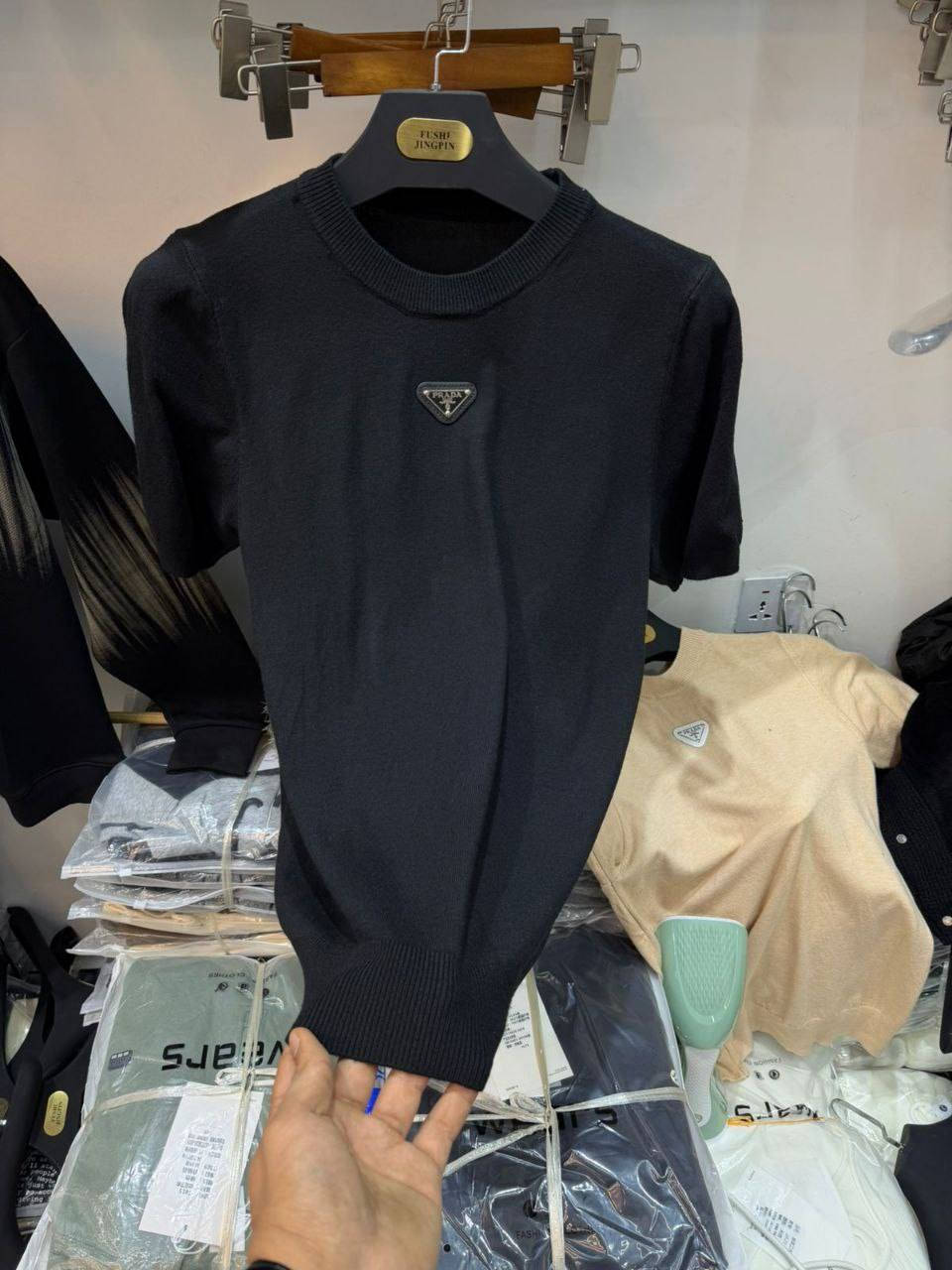 🔥ياالله آللهم صلي على محمد وآل محمد🔥

تريكو  صيني.  PRADA.  فول. ليكرا 

اسود + بيجي
8 آلاف 🔥

قياسات xl - 4xl

السيري 4 قطع سعر سيري 32 ألف فقط

ألشد 16. قطعة 2. أسود. +. 2. بيجي. 130. ألف فقط


**إذا كنت صاحب هذا الإعلان وتريد حذفه لأي سبب، رجاءا أرسل رسالة إلى الدعم الفني**