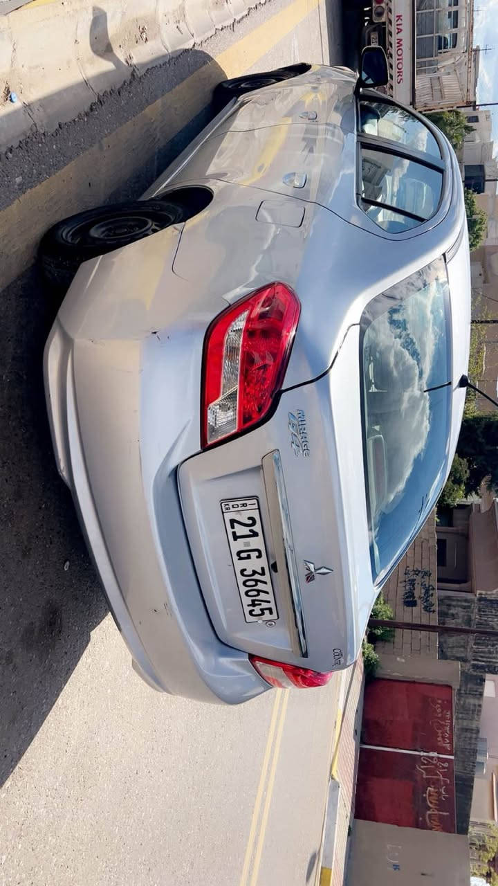 متسبوشي ميراج موديل ٢٠٢٠ ماشي ٣٥  الف حدث بس دعامي بدون ارباك بدون دواخل ٢قطع بغ امريكه 
رقم سليماني بيه بطقه بنزين 
سعر٧٧ $بيه مجال بسيط
*********** كركوك, العراق
