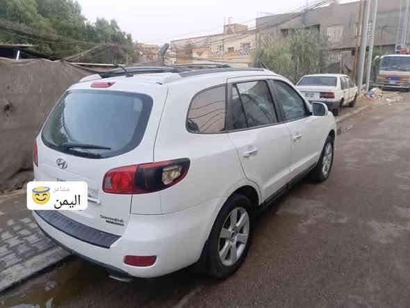 للبيع هونداي سنتافي 2009 ((ادوات ادوات❗))
وارد خليجي مكفوله من الكص والضربه 
السيارة داخله سياحه 
فول موصفات 
فتحت سقف 
تبريد 3 قطع 
سبعه راكب 
داخل بيجي 
4x4 فور ويل 
سته سلندر  بانزين 
السعر 53 
لاستفسار ***********
